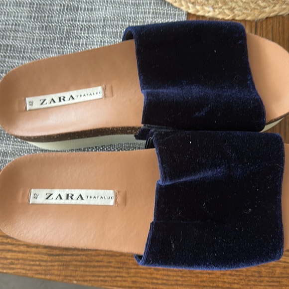2 inches platform slides - Zara barely worn size 42 - Picture 2 of 3